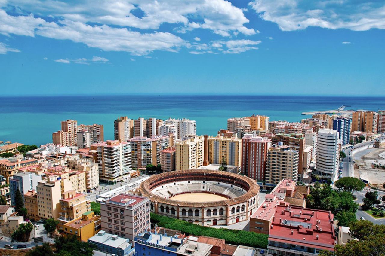Holidays2Malaga Refino Pool And Parking Exterior photo